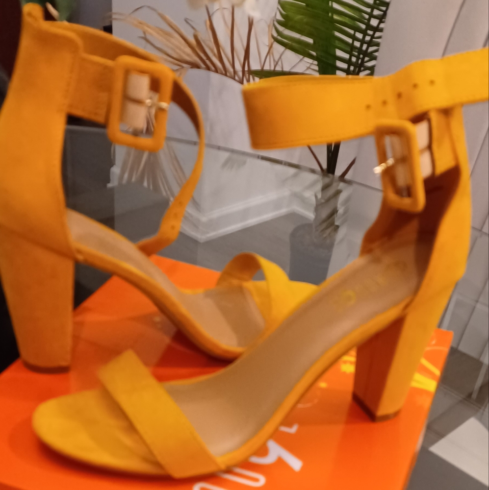 Rogue New Yellow Suede 4in block heels....NWOT